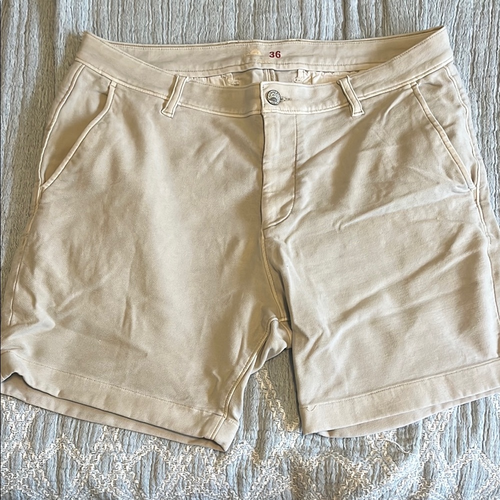 Faherty Tan Flat Front Shorts Lightweight Cotton - image 1
